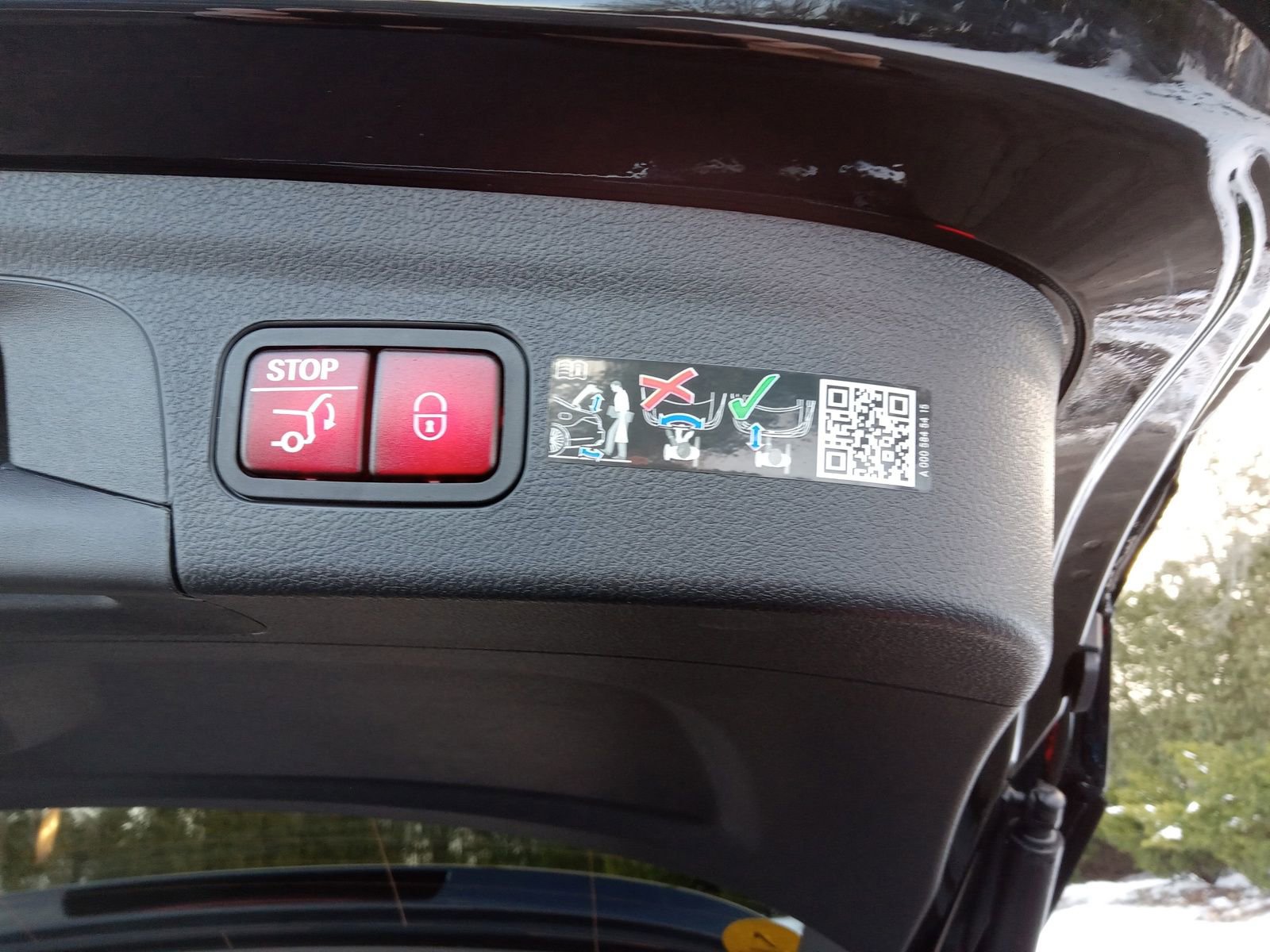 Used 2025 Mercedes-Benz GLE 350 4MATIC image 25