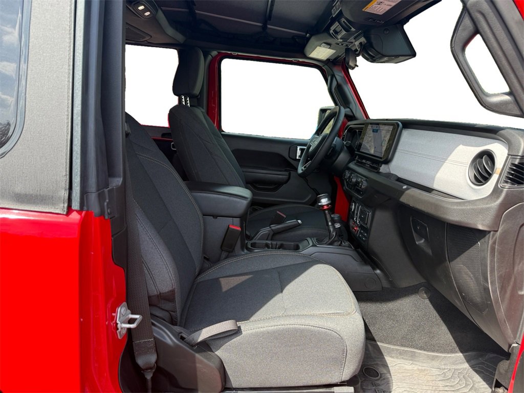 Used 2025 Jeep Wrangler Willys image 15