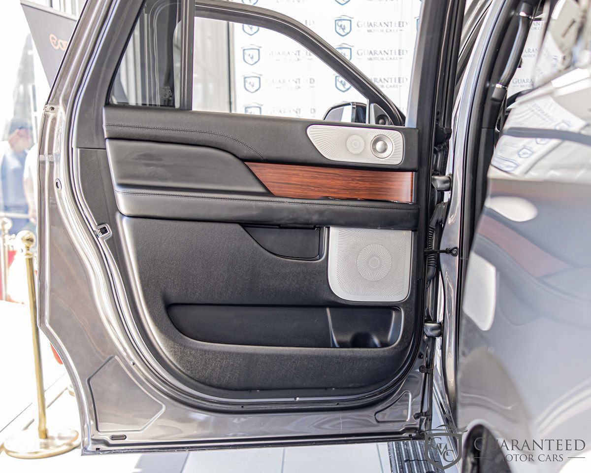 Used 2021 Lincoln Navigator L Reserve w/ Luxury Package AWD/4WD image 35