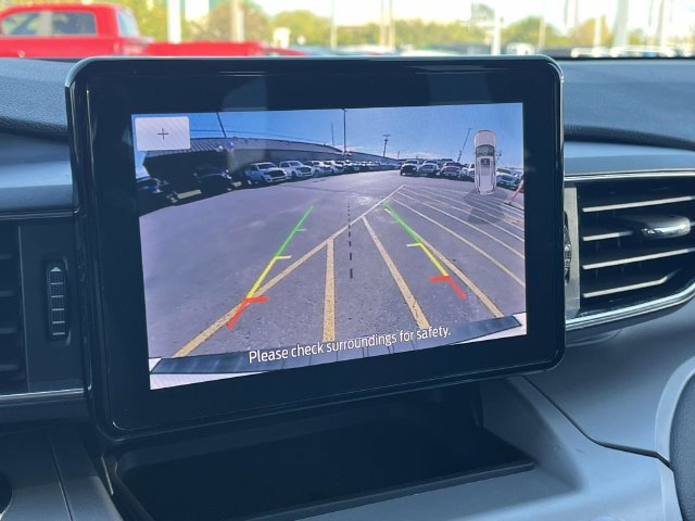 Used 2024 Ford Explorer XLT w/ Equipment Group 202A AWD/4WD image 30