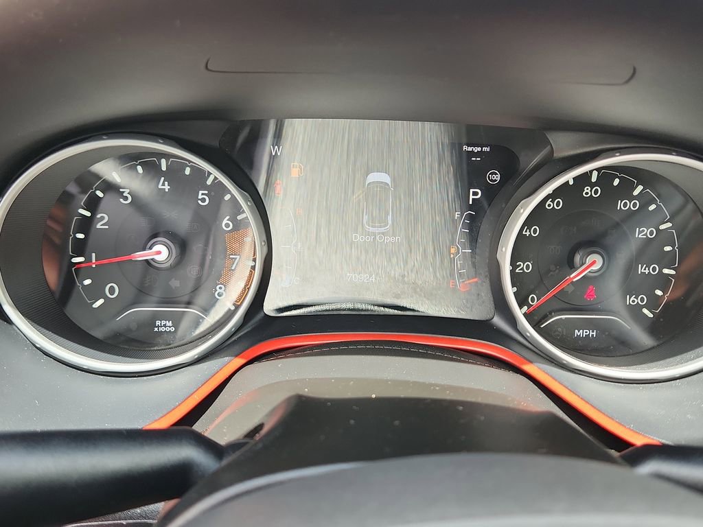 Used 2017 Jeep Compass Trailhawk w/ Cold Weather Group AWD/4WD image 19