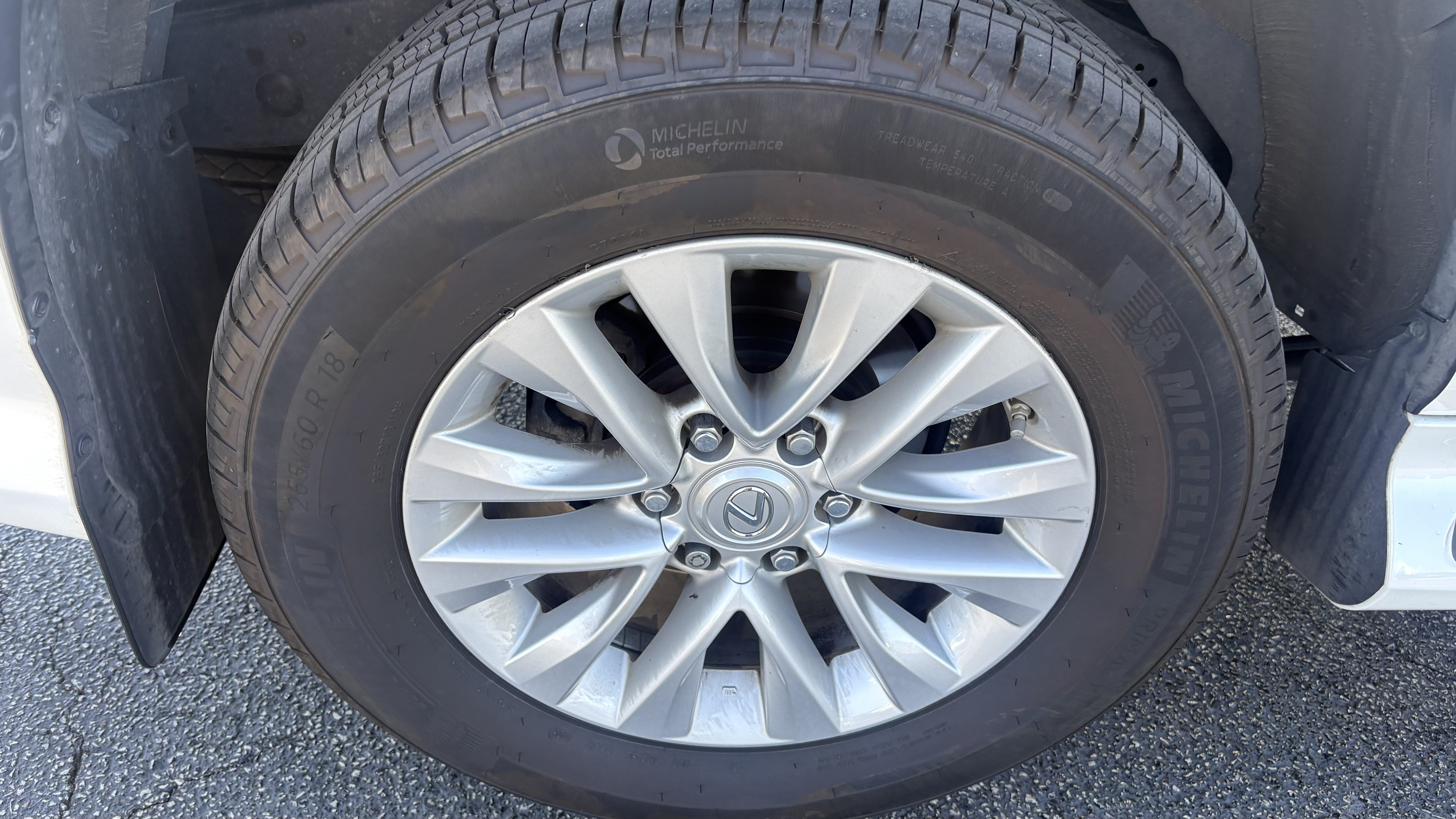Used 2023 Lexus GX 460 Premium w/ Premium Package AWD/4WD image 14