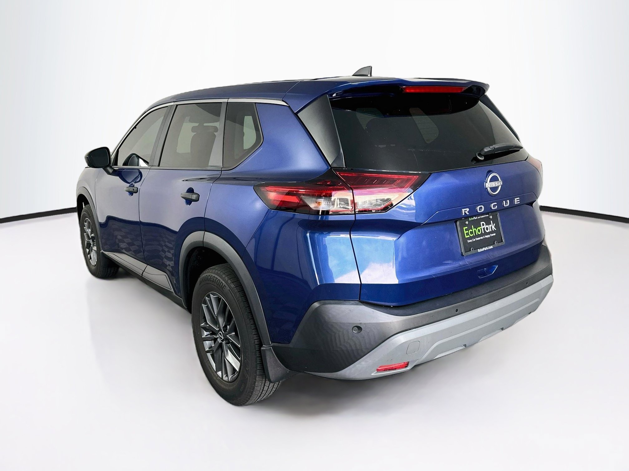 Used 2023 Nissan Rogue S FWD image 5