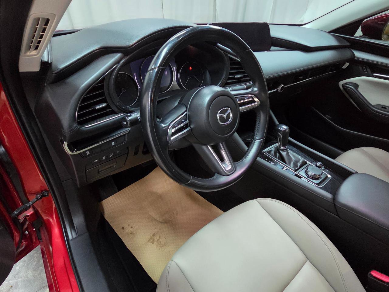 Used 2021 MAZDA MAZDA3 s FWD image 17