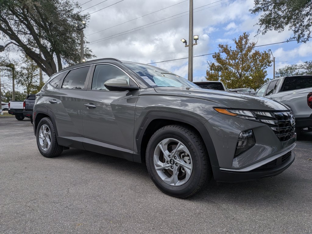 Used 2024 Hyundai Tucson SEL FWD image 2