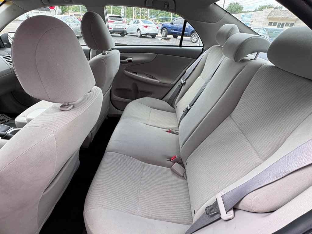 Used 2010 Toyota Corolla LE w/ All Weather Guard Pkg FWD image 11