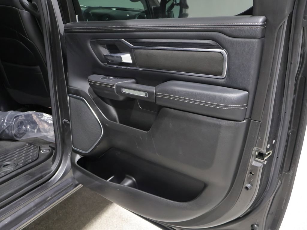 Used 2024 RAM 1500 Laramie AWD/4WD image 24