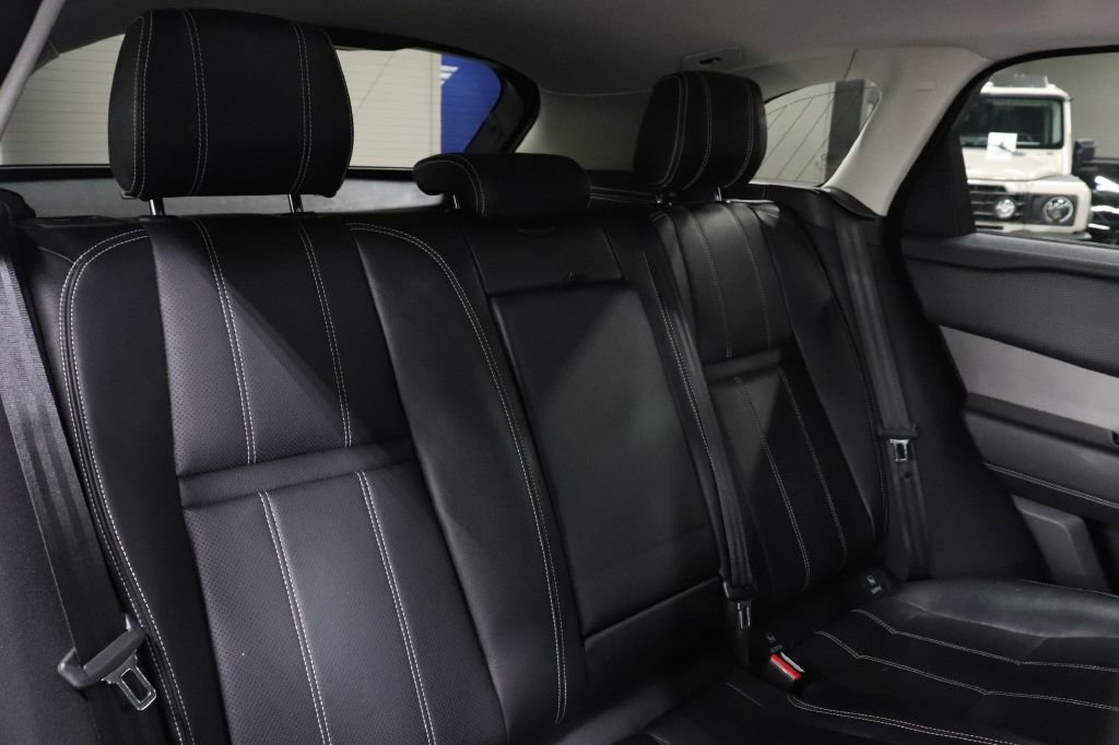 Used 2018 Land Rover Range Rover Velar S image 26