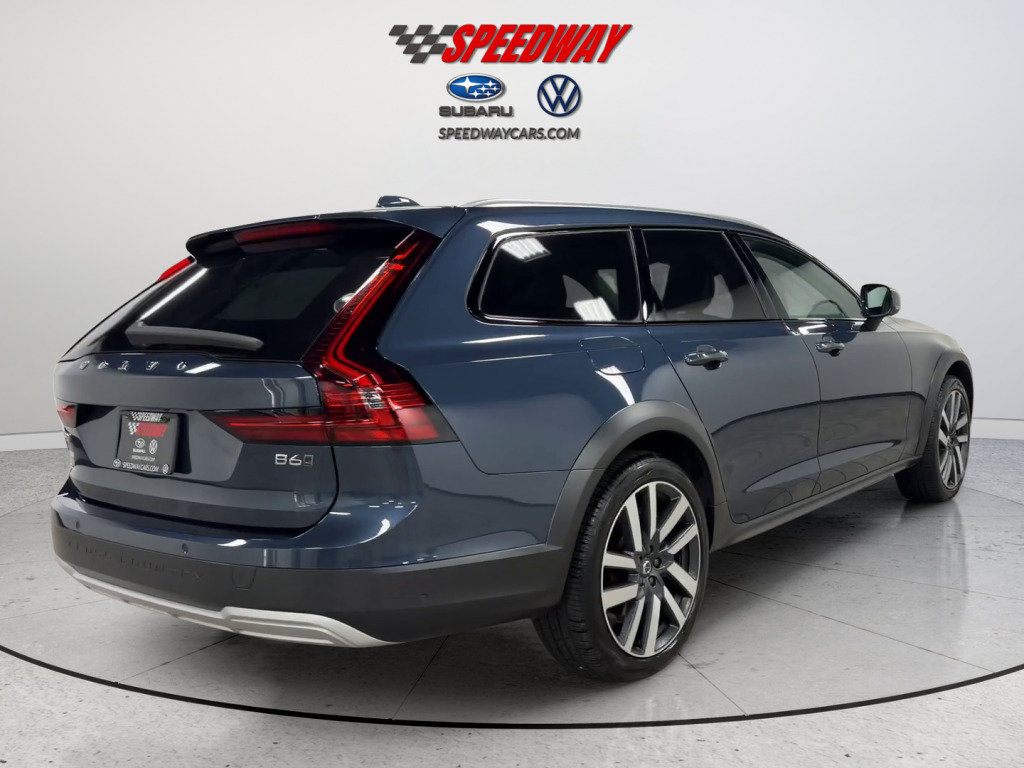 Used 2025 Volvo V90 B6 Cross Country Plus w/ Climate Package AWD/4WD image 6