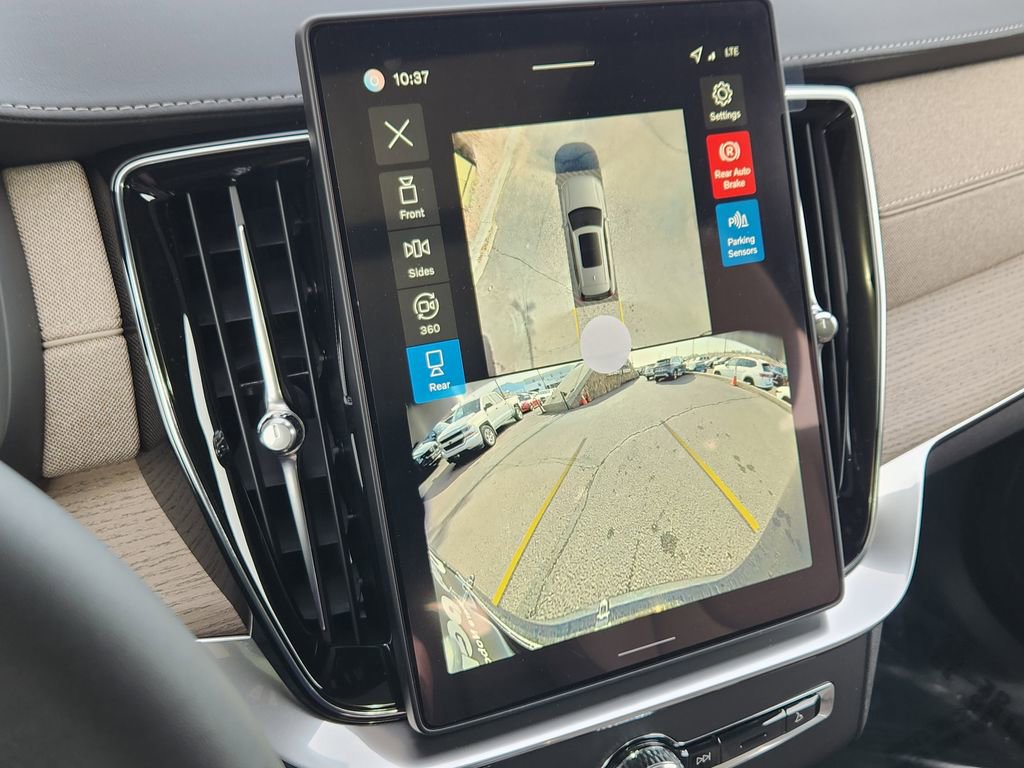 New 2026 Volvo XC90 B6 Plus w/ Protection Package Premier AWD/4WD image 9