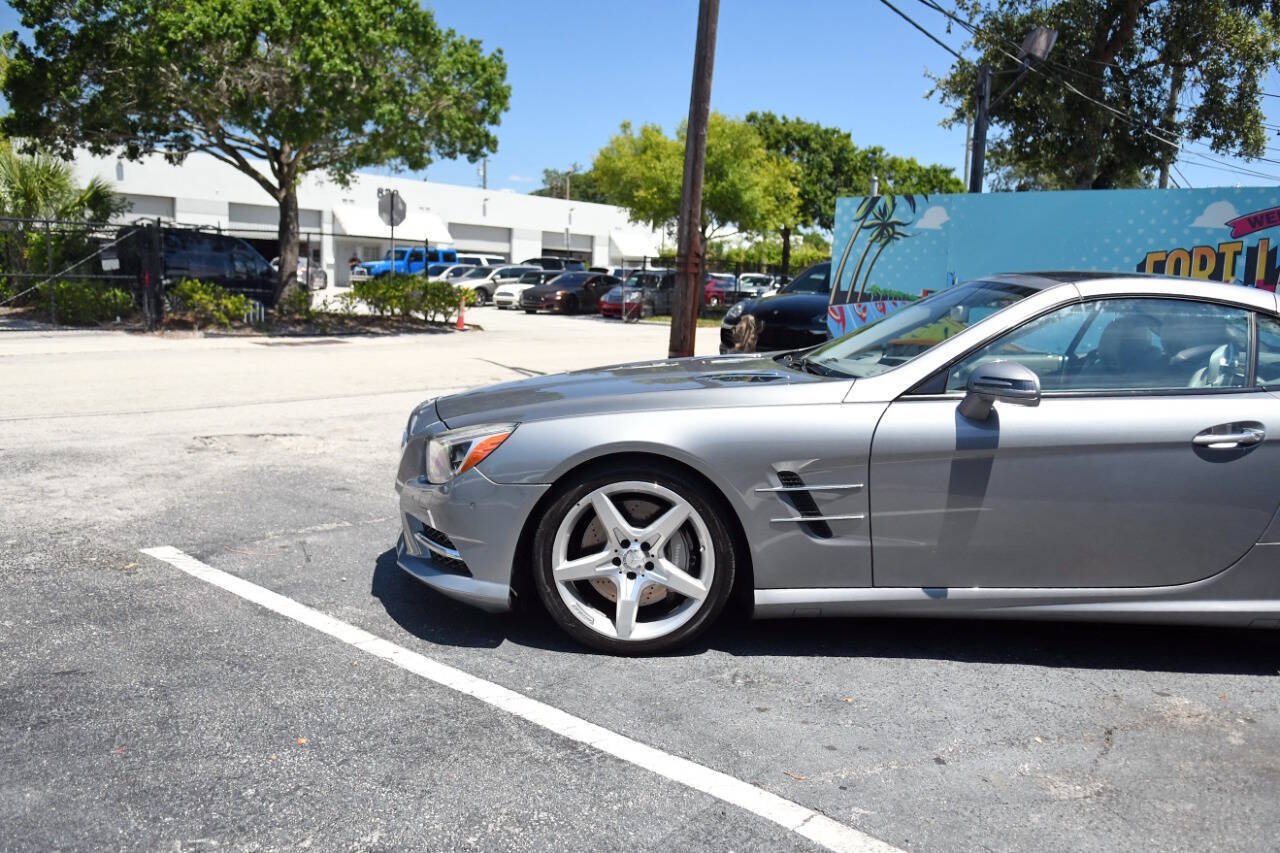 Used 2014 Mercedes-Benz SL 550 image 6