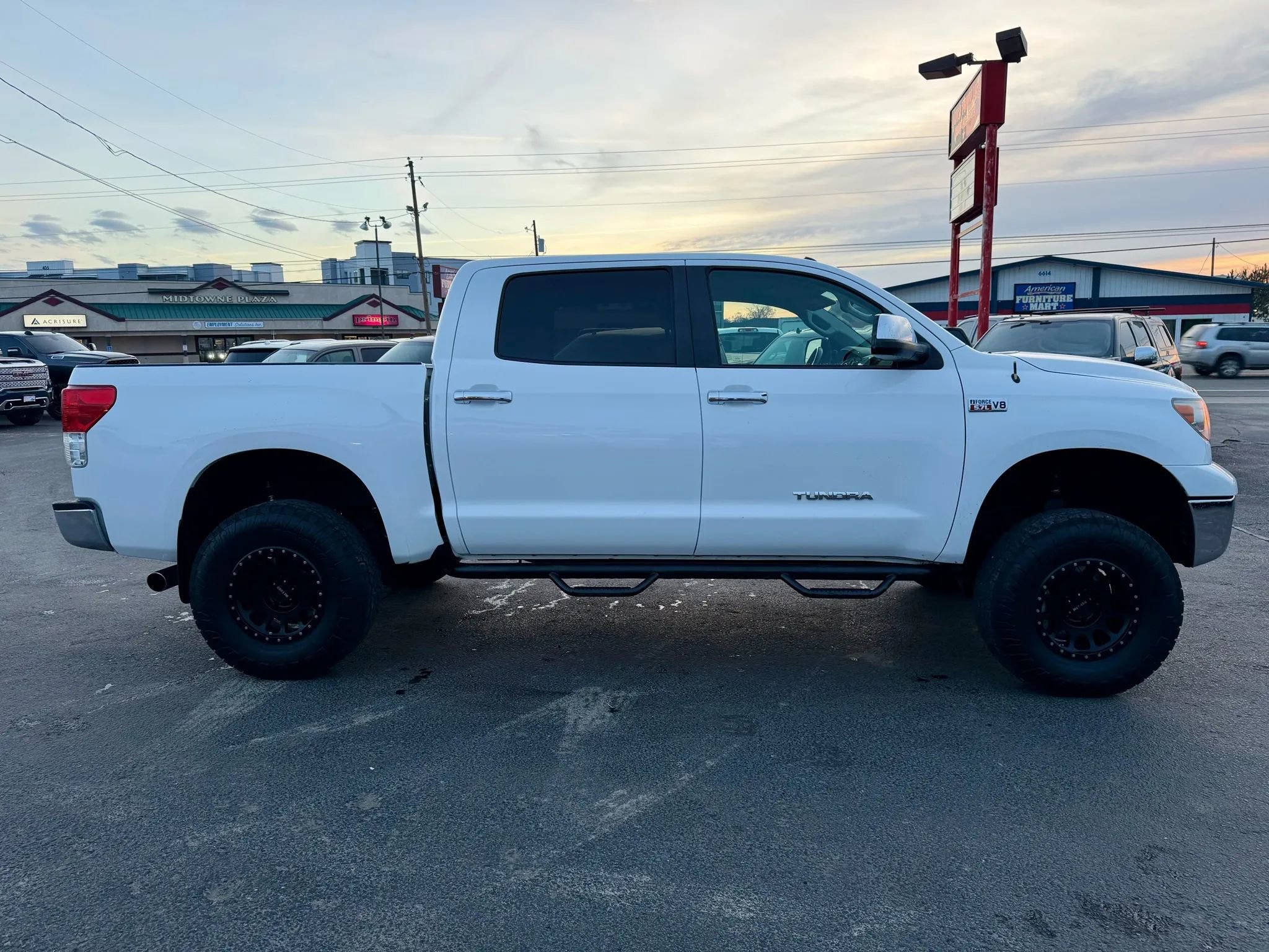Used 2012 Toyota Tundra 4x4 CrewMax w/ Tow Pkg image 7