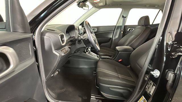 Certified 2023 Hyundai Venue SEL w/ Cargo Package FWD image 11