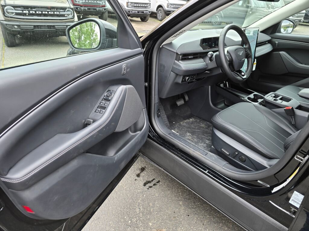 New 2026 Ford Mustang Mach-E Select RWD image 13
