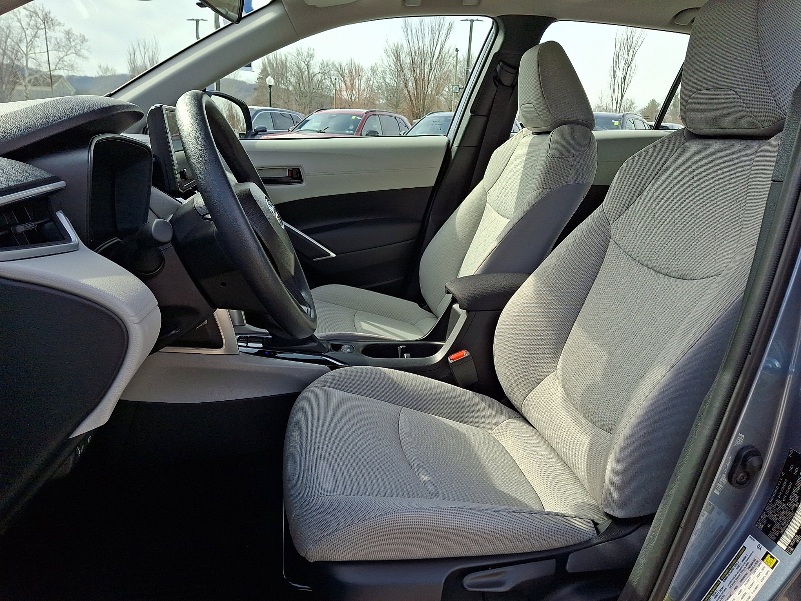 Used 2025 Toyota Corolla Cross L image 13