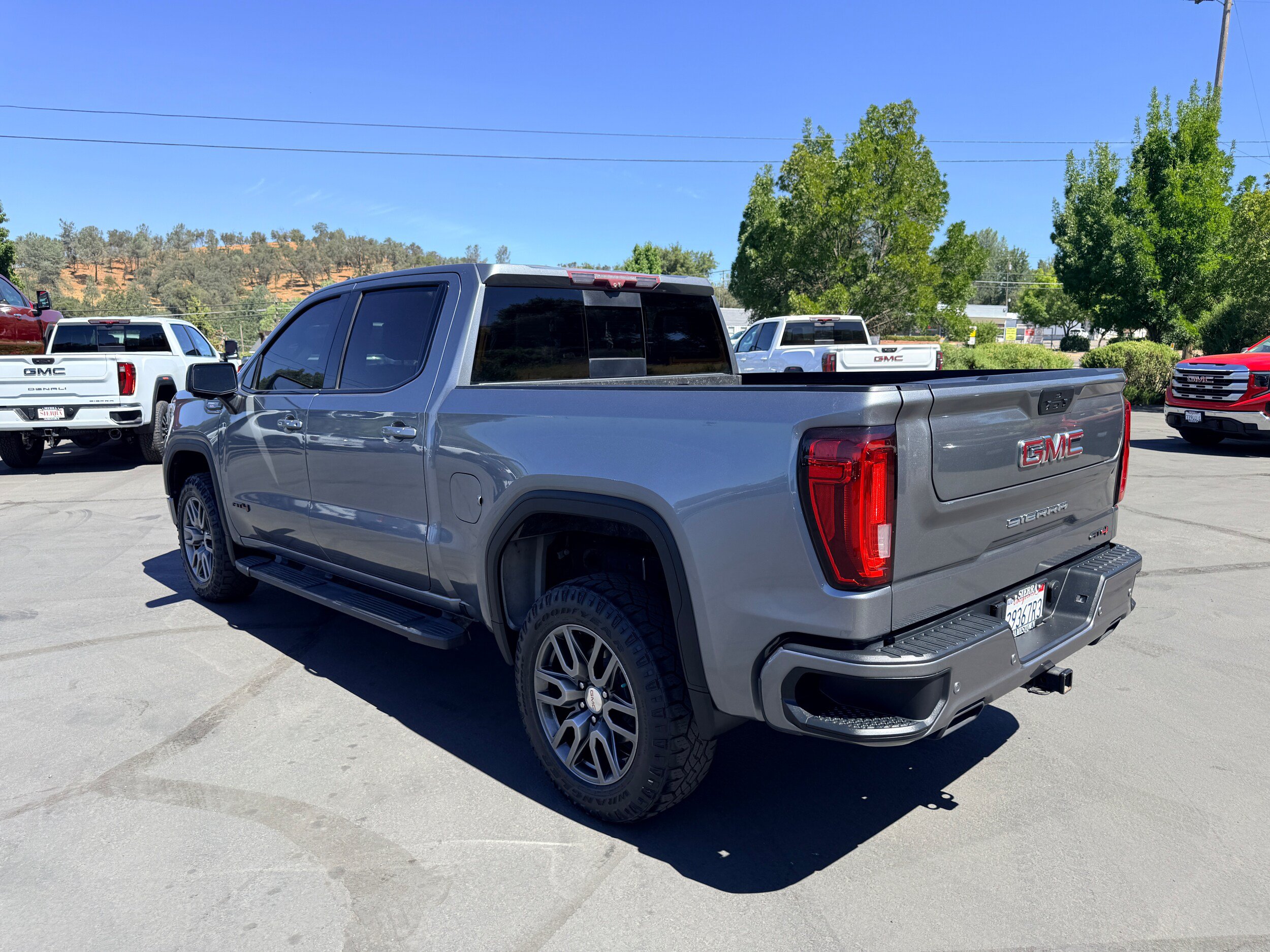 Used 2020 GMC Sierra 1500 AT4 w/ AT4 Premium Package AWD/4WD image 8