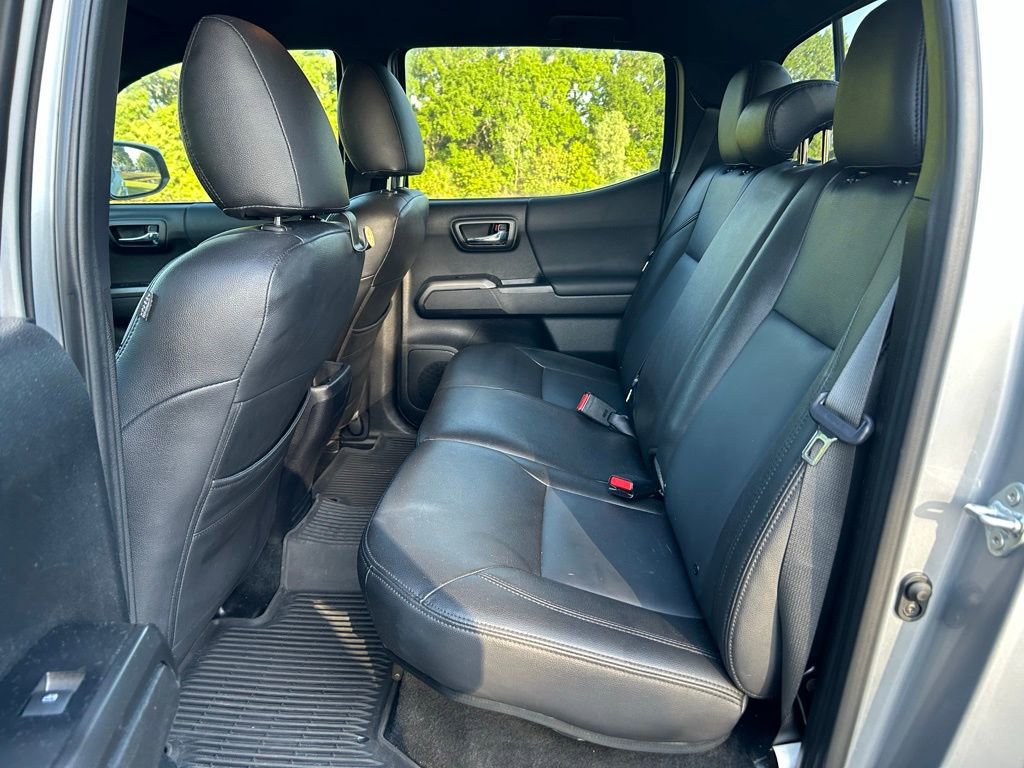 Used 2021 Toyota Tacoma TRD Sport w/ Technology Package image 13