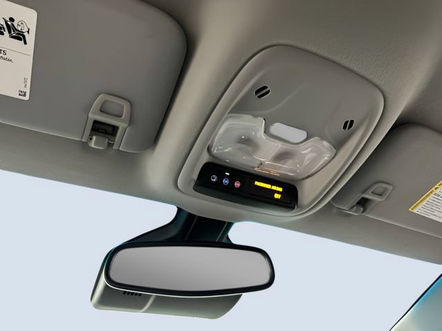 Used 2023 Chevrolet Bolt LT w/ Infotainment Package FWD image 27