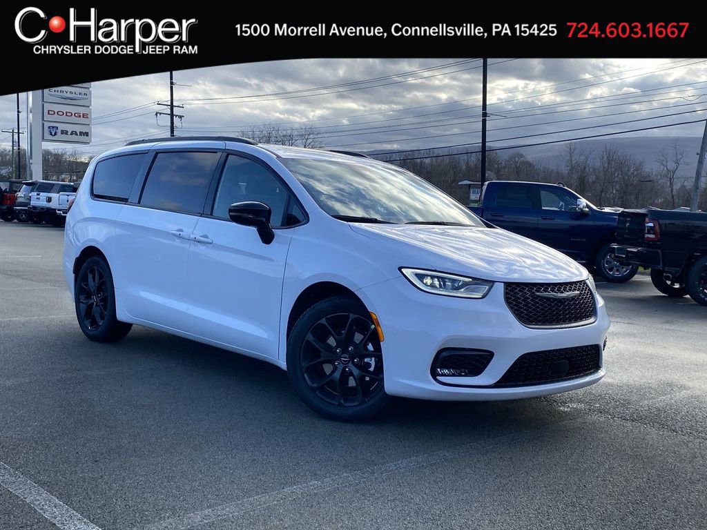 Used 2024 Chrysler Pacifica Limited w/ S Appearance Package