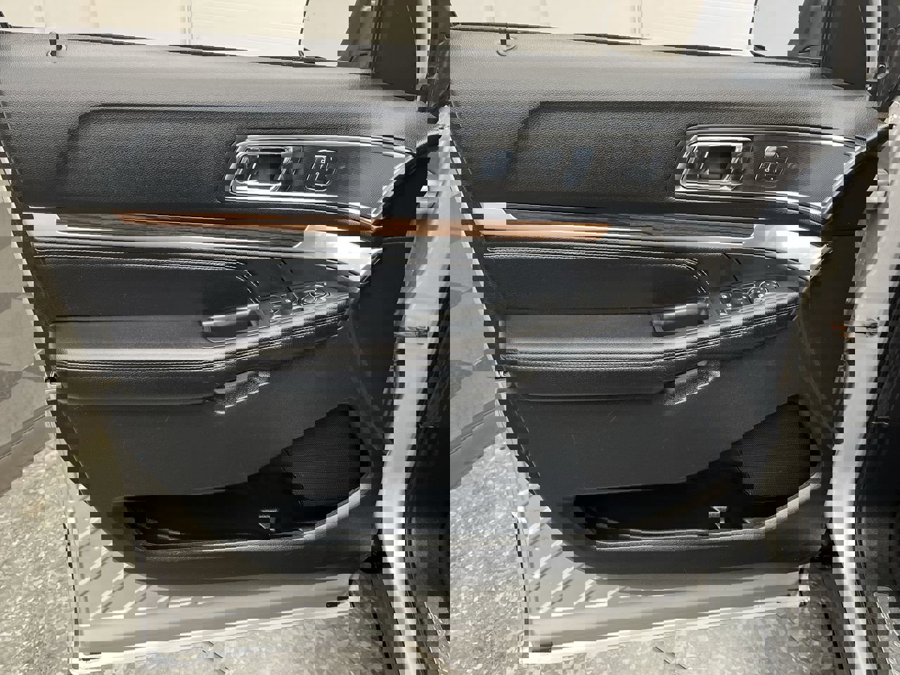 Used 2016 Ford Explorer Limited AWD/4WD image 9