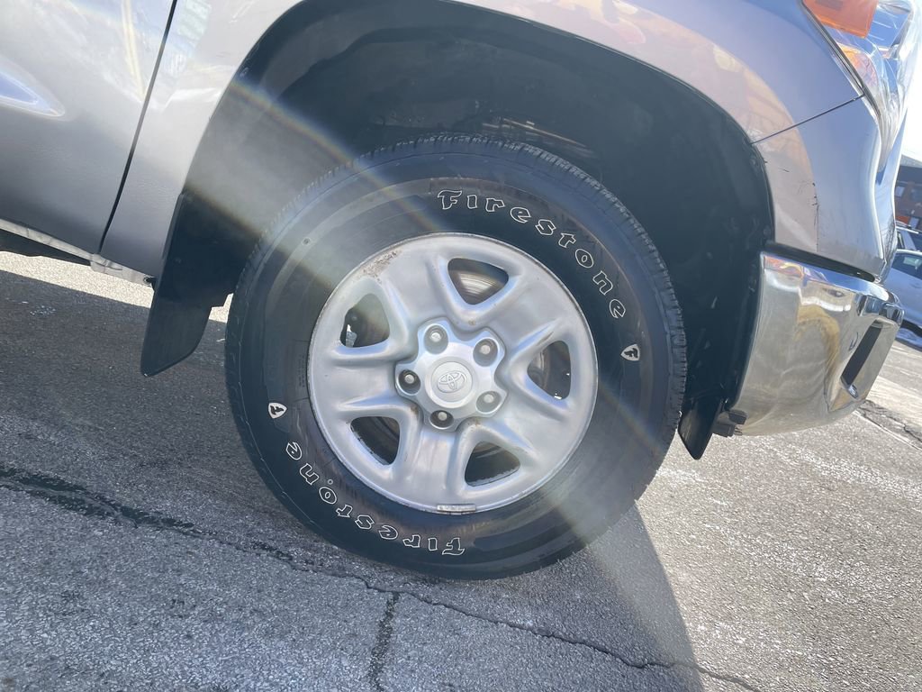 Used 2017 Toyota Tundra SR5 AWD/4WD image 11