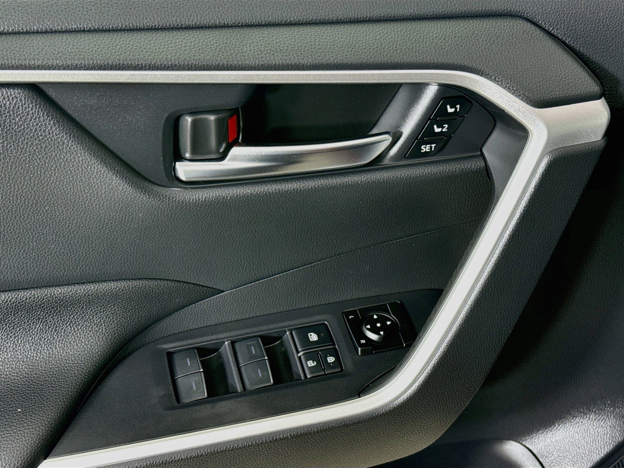 Certified 2023 Toyota RAV4 XLE Premium AWD/4WD image 19