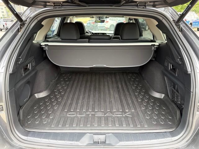 Used 2025 Subaru Outback Onyx Edition AWD/4WD image 33