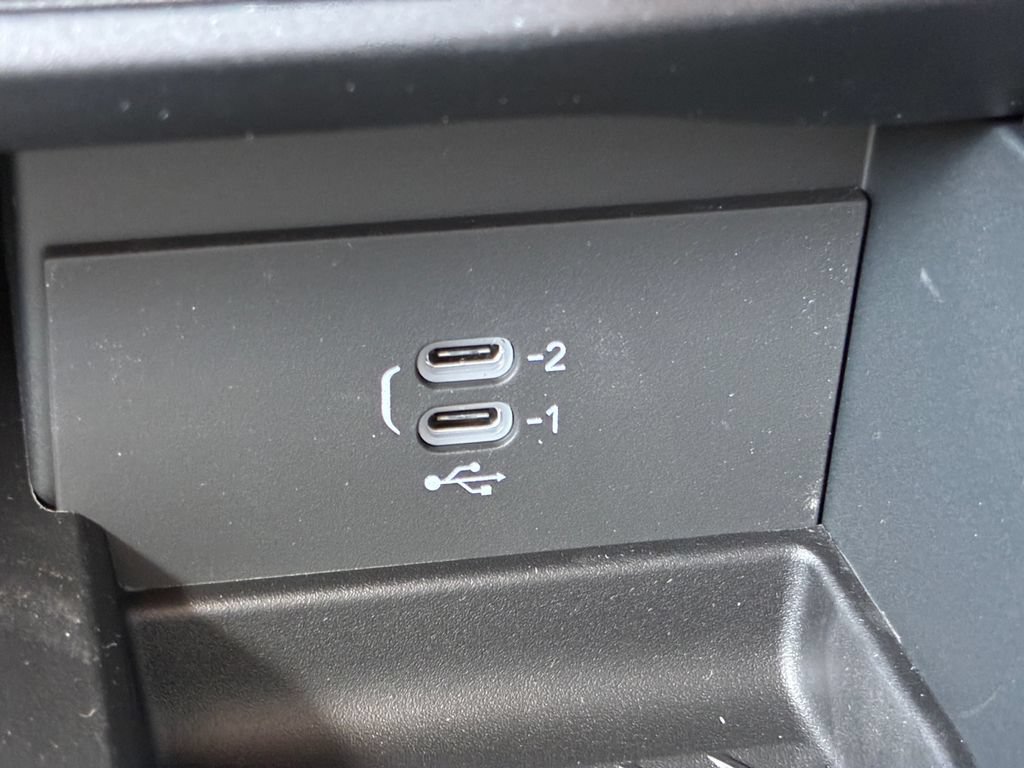 New 2027 Chrysler Pacifica Limited FWD image 6