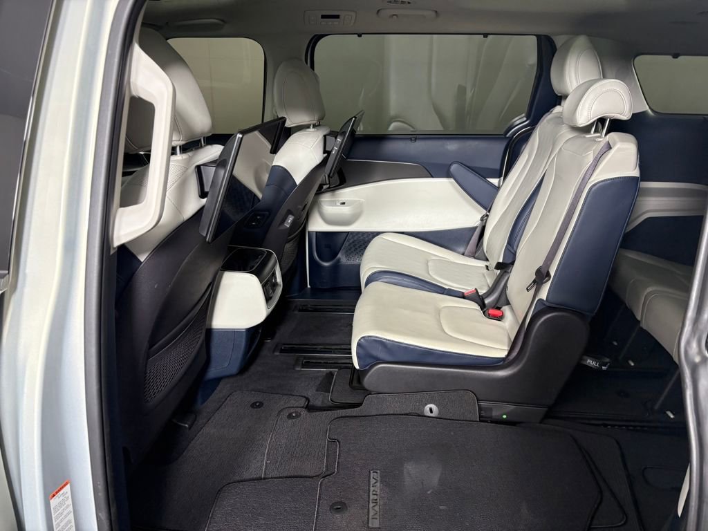 Used 2025 Kia Carnival SX image 29