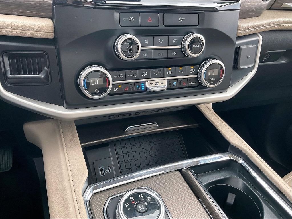 Used 2024 Ford Expedition Limited image 26