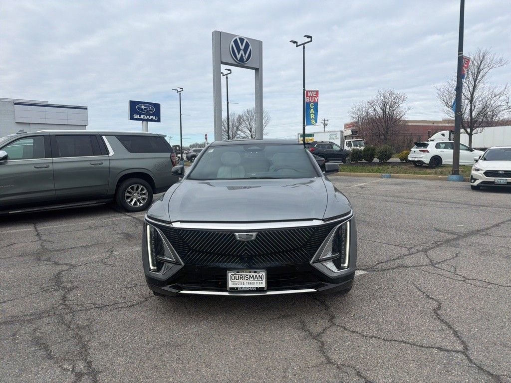 Used 2024 Cadillac Lyriq Luxury image 2