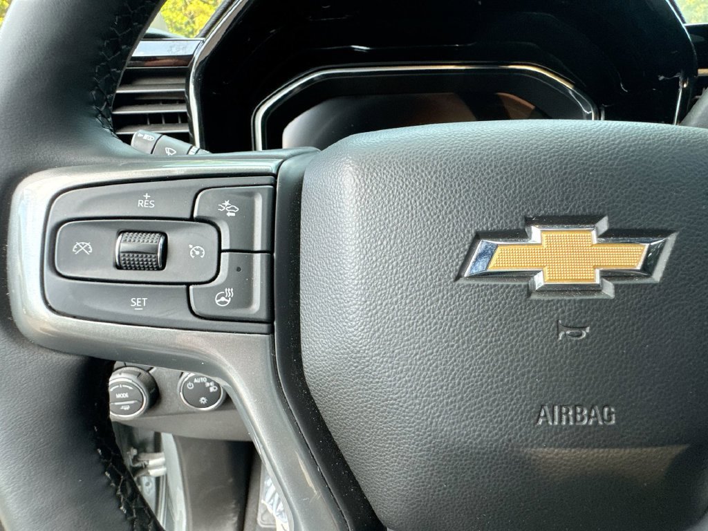 Used 2025 Chevrolet Silverado 1500 LT AWD/4WD image 17