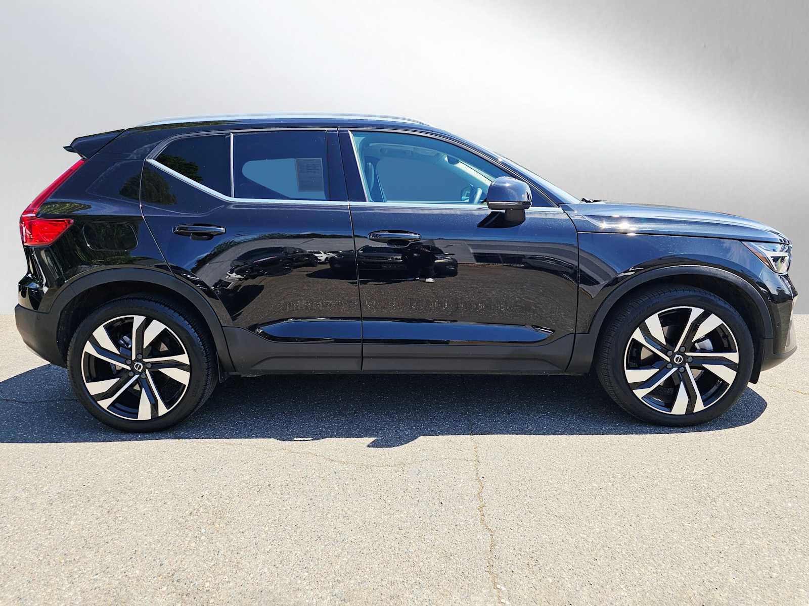 New 2026 Volvo XC40 B5 Ultra w/ Protection Package Premier AWD/4WD image 2