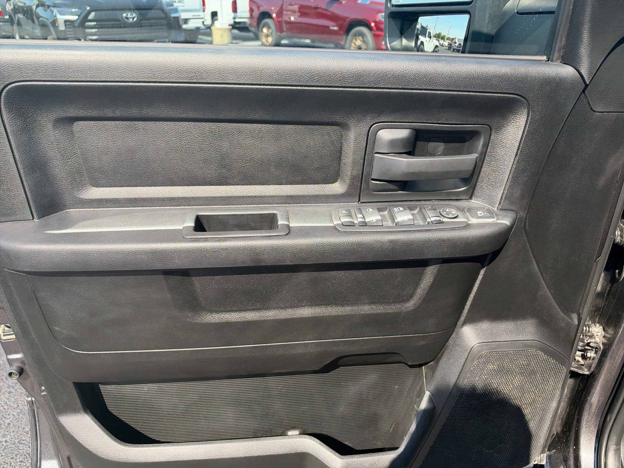 Used 2024 RAM 3500 Tradesman w/ Chrome Appearance Group AWD/4WD image 15