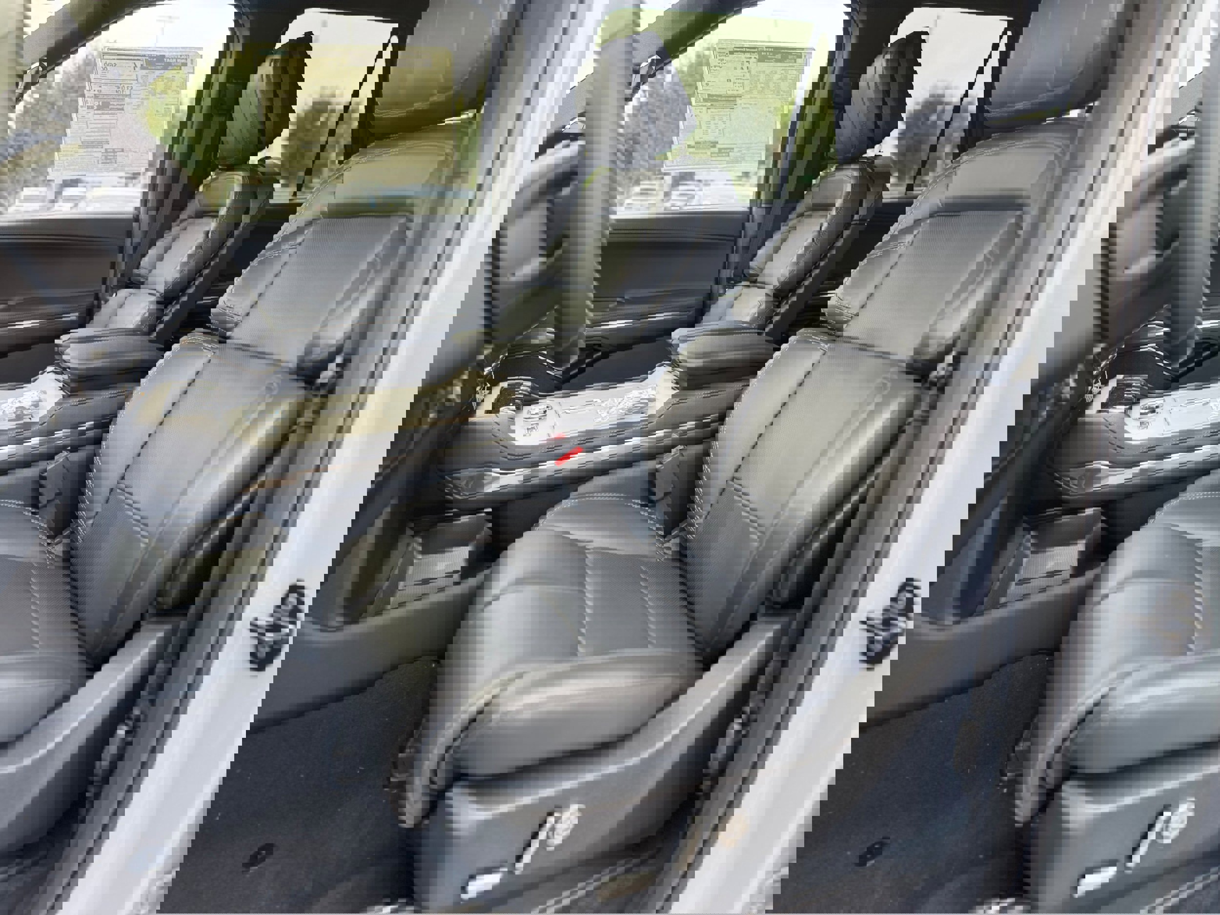 New 2025 Lincoln Navigator Reserve w/ Jet Appearance Package image 12