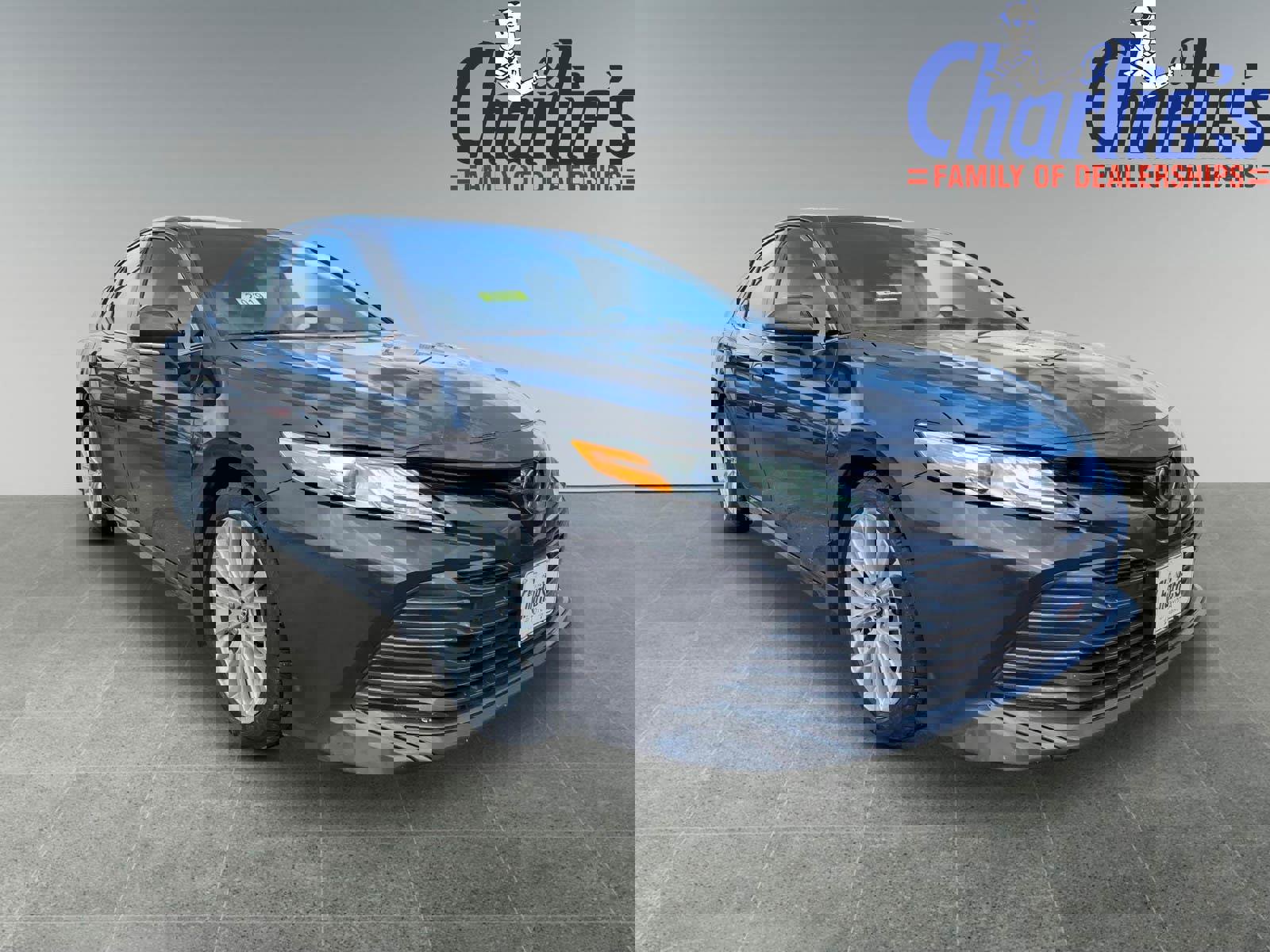 Used 2019 Toyota Camry XLE image 3