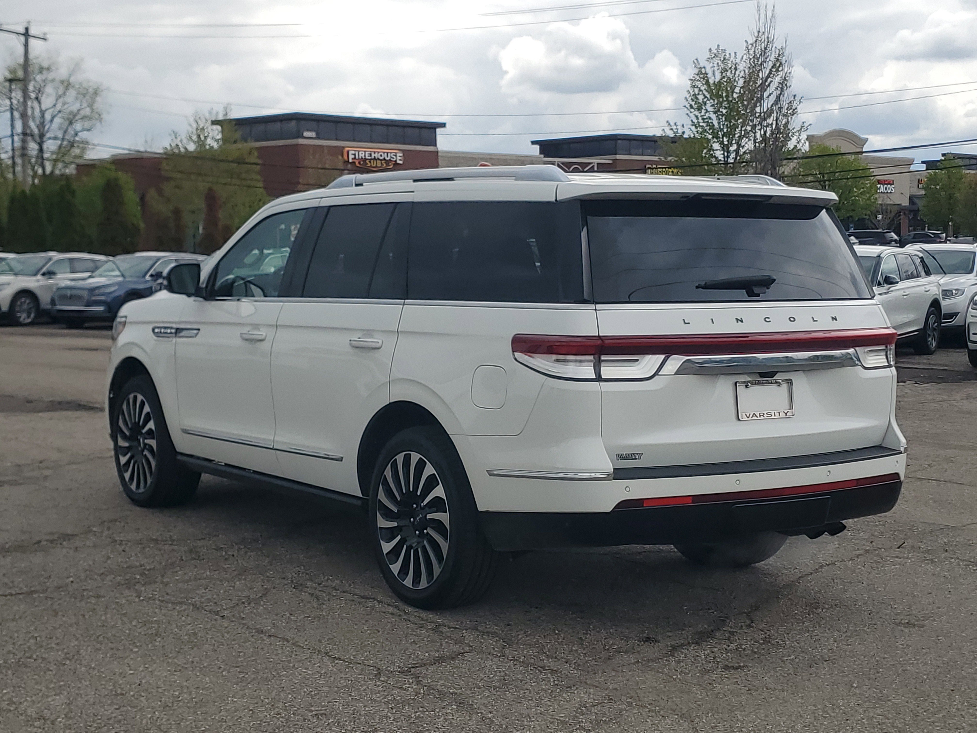 Certified 2024 Lincoln Navigator Black Label AWD/4WD image 4