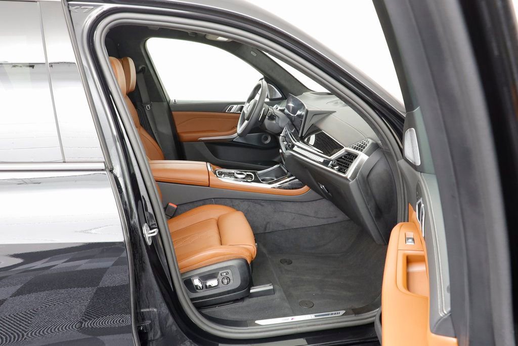 Certified 2026 BMW X7 M60i image 21