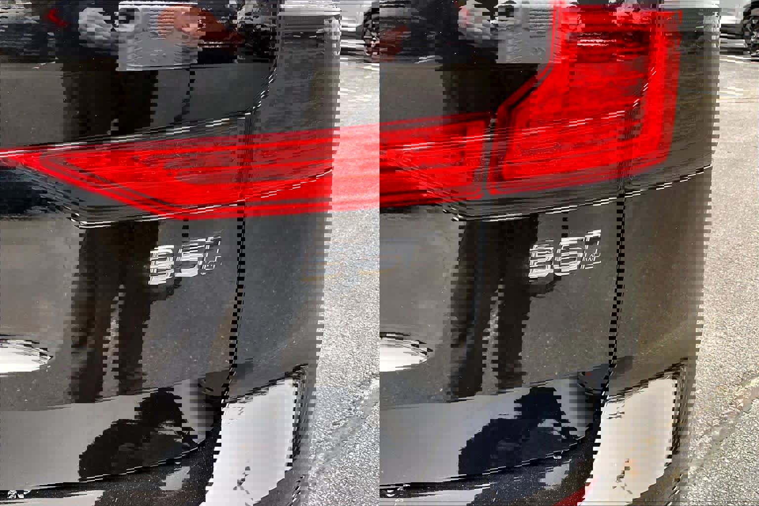 Certified 2024 Volvo XC60 B5 Plus w/ Climate Package image 10