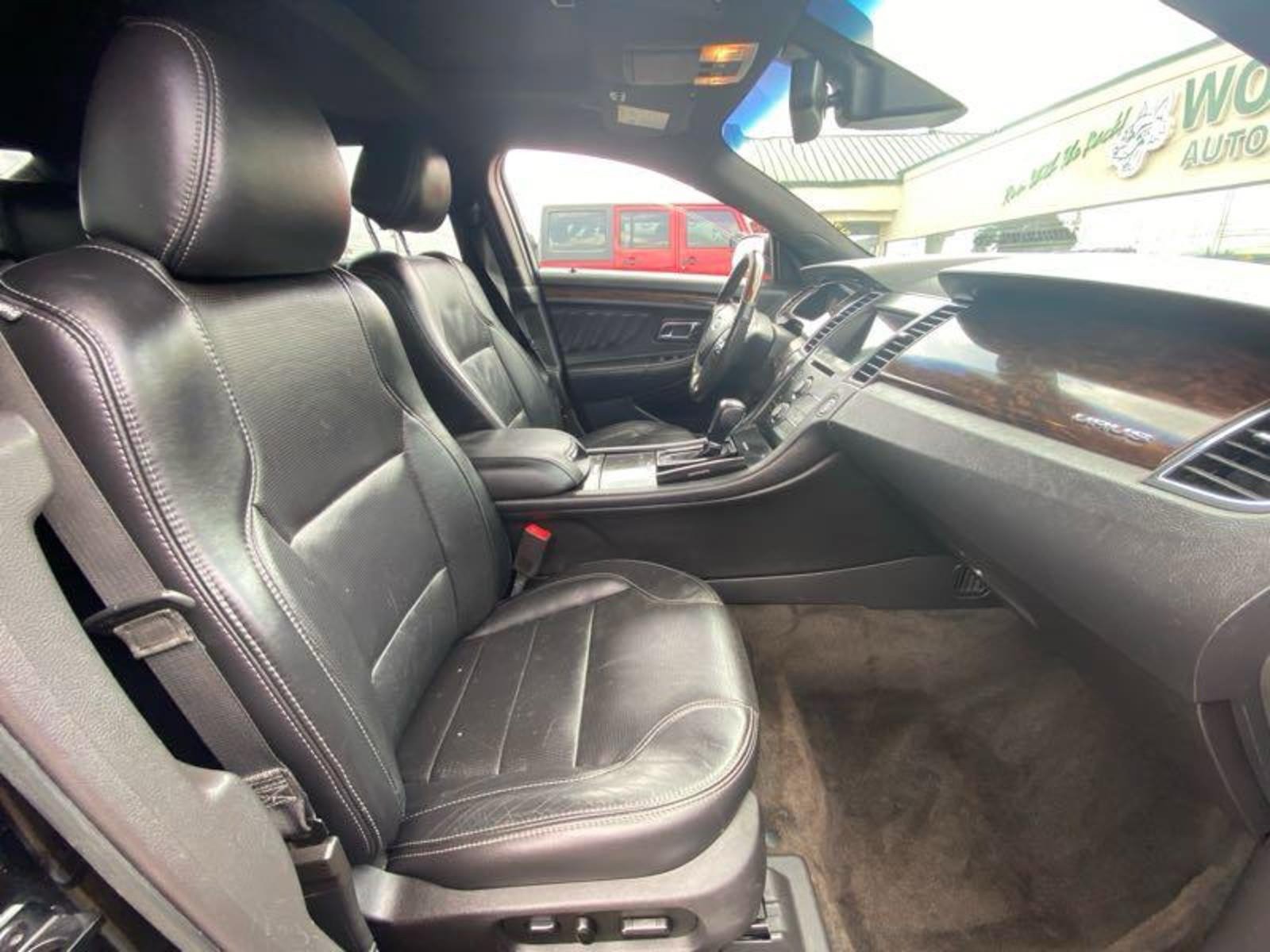 Used 2018 Ford Taurus Limited FWD image 15