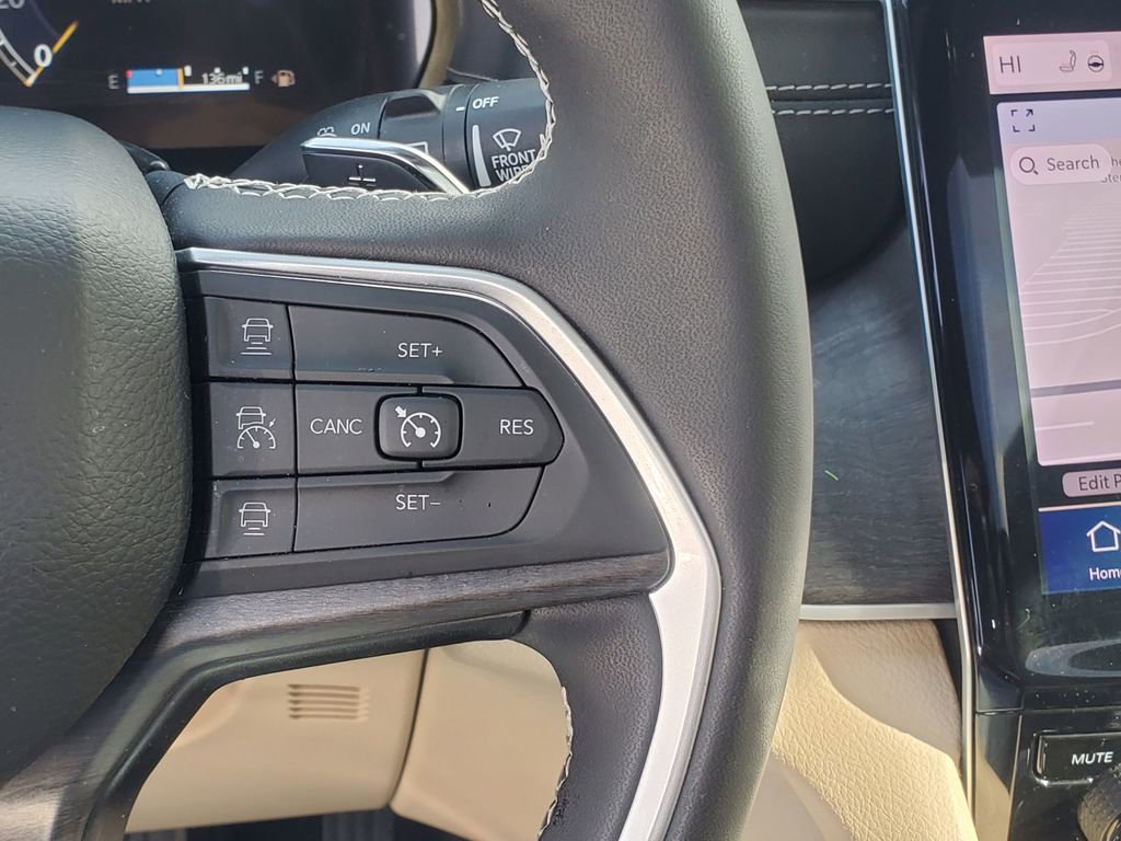 Used 2024 Jeep Grand Cherokee L Limited image 21