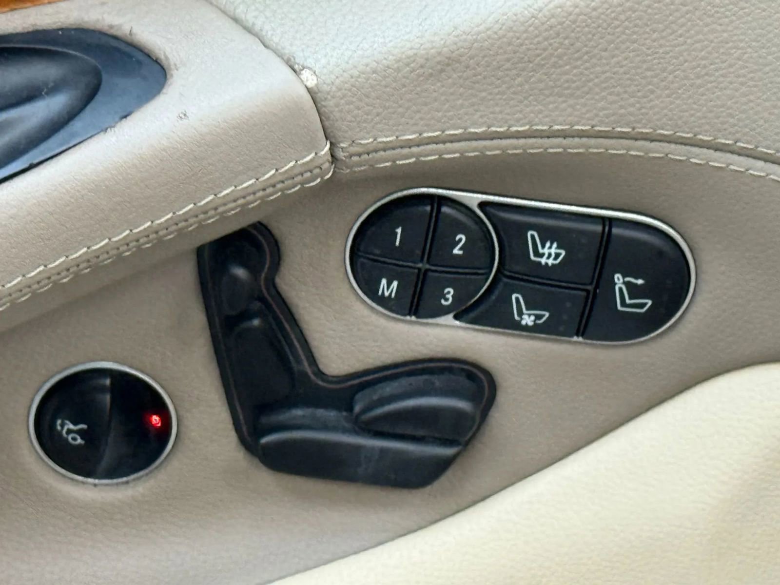 Used 2009 Mercedes-Benz SL 550 w/ Premium I Pkg image 15