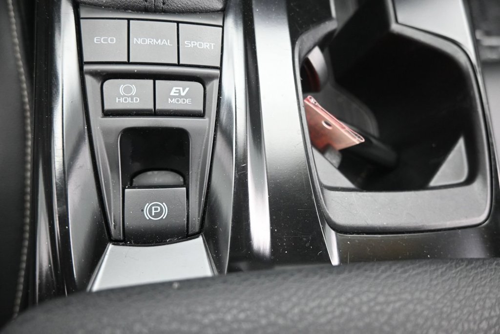 Used 2025 Toyota Camry SE FWD image 32