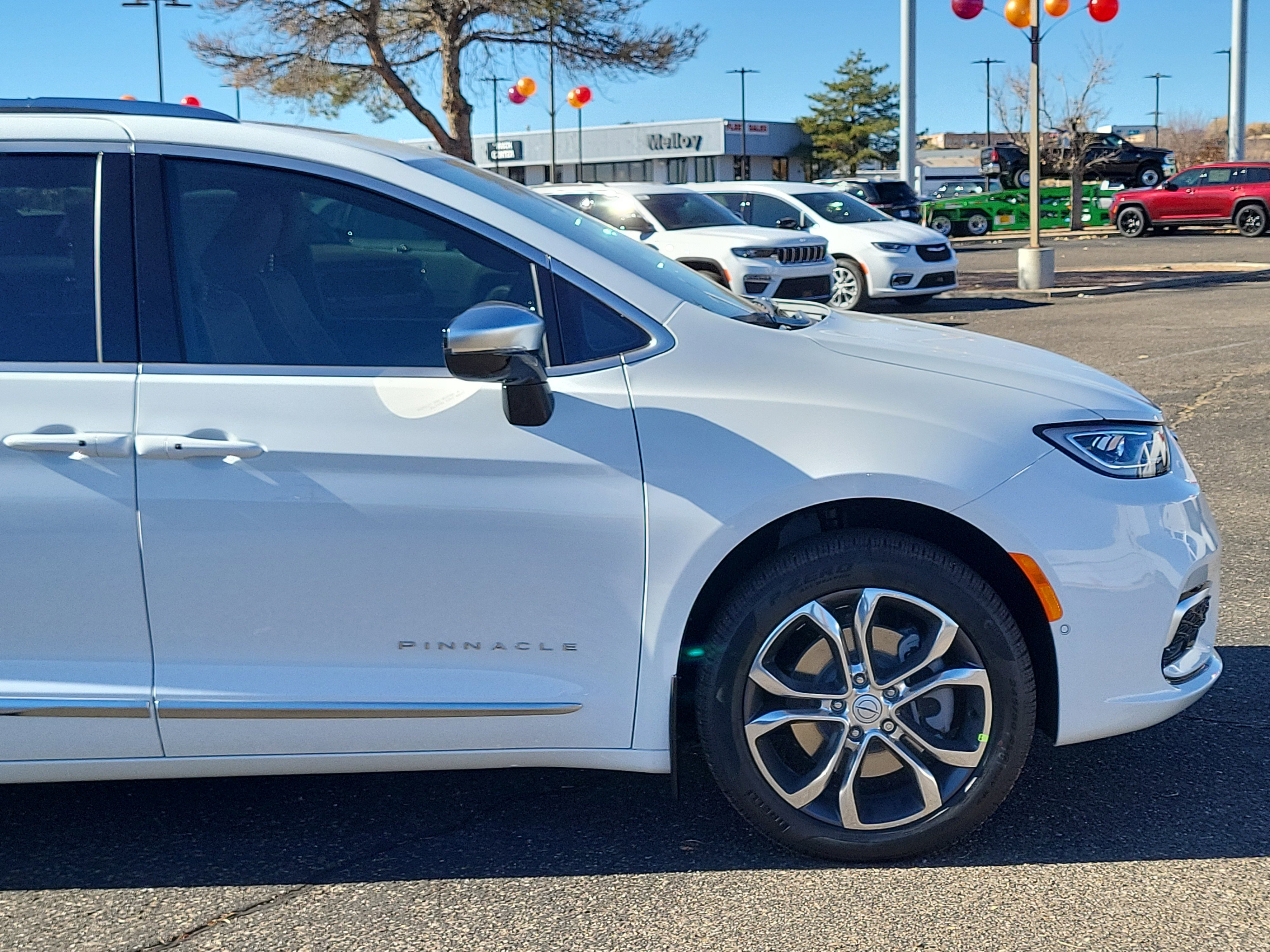 New 2026 Chrysler Pacifica Pinnacle image 8
