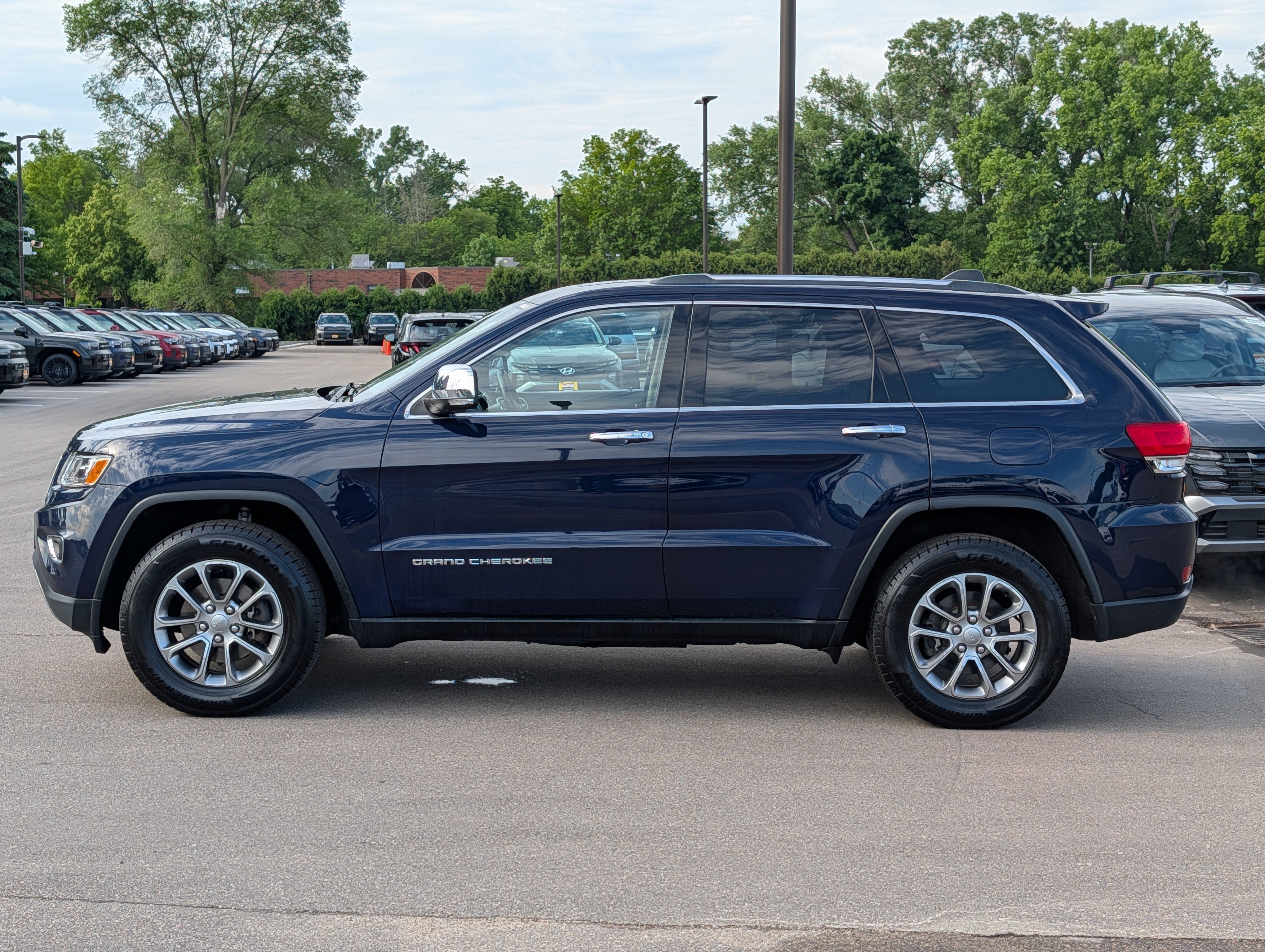 Used 2016 Jeep Grand Cherokee Limited AWD/4WD image 39