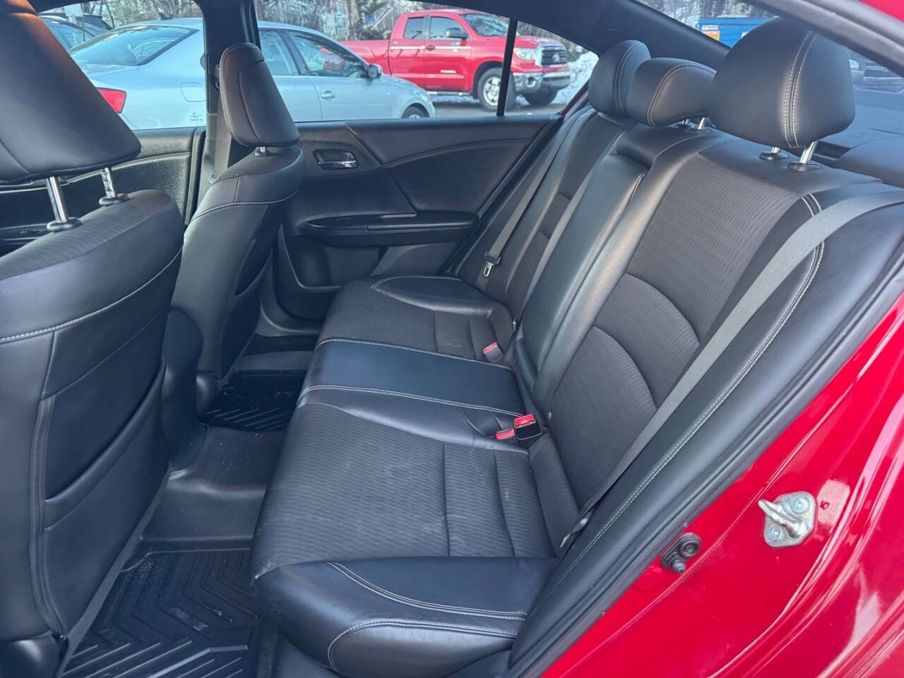 Used 2016 Honda Accord Sport image 19