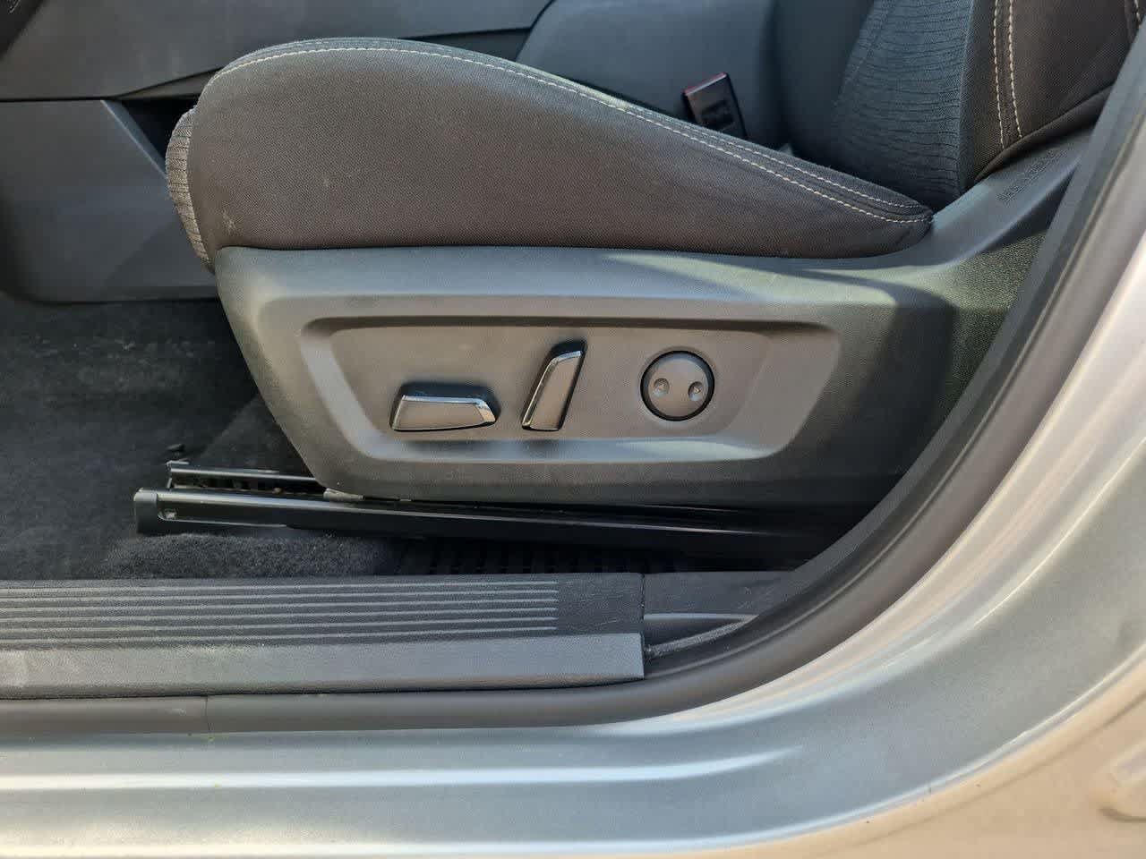 Used 2023 Nissan Rogue SV AWD/4WD image 17