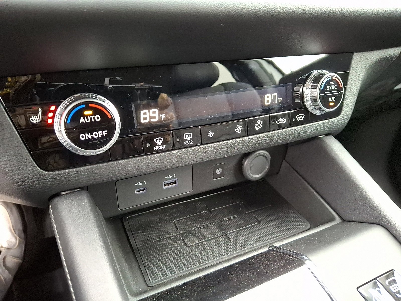 New 2025 Mitsubishi Outlander SE image 15