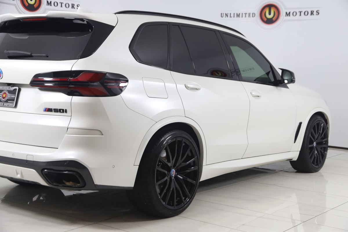 Used 2022 BMW X5 M50i w/ Executive Package AWD/4WD image 52
