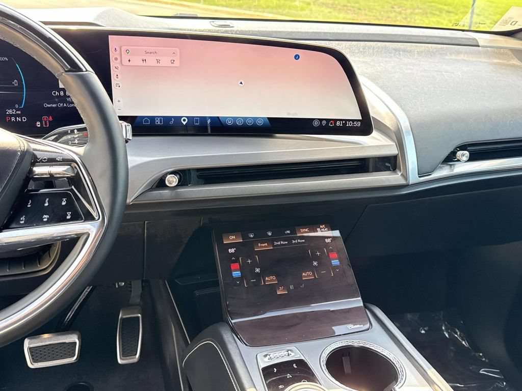 Certified 2026 Cadillac Vistiq Platinum AWD/4WD image 9